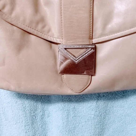 Vintage Via Spiga purse in camel beige with silver rhinestone magnetic closure - Picture 3 of 11